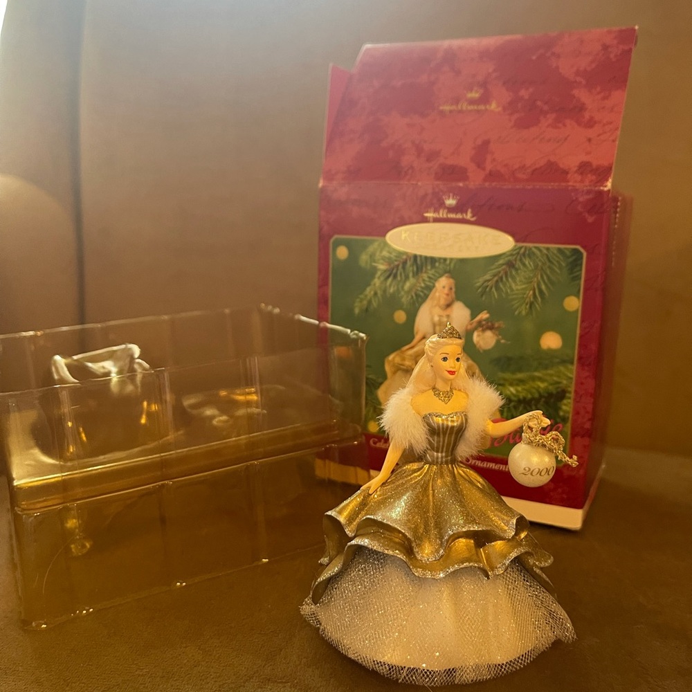 2000Hallmark Barbie ornament